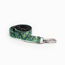 Load image into Gallery viewer, Merry Christmas Green K9 Kwik Belt & Leash System